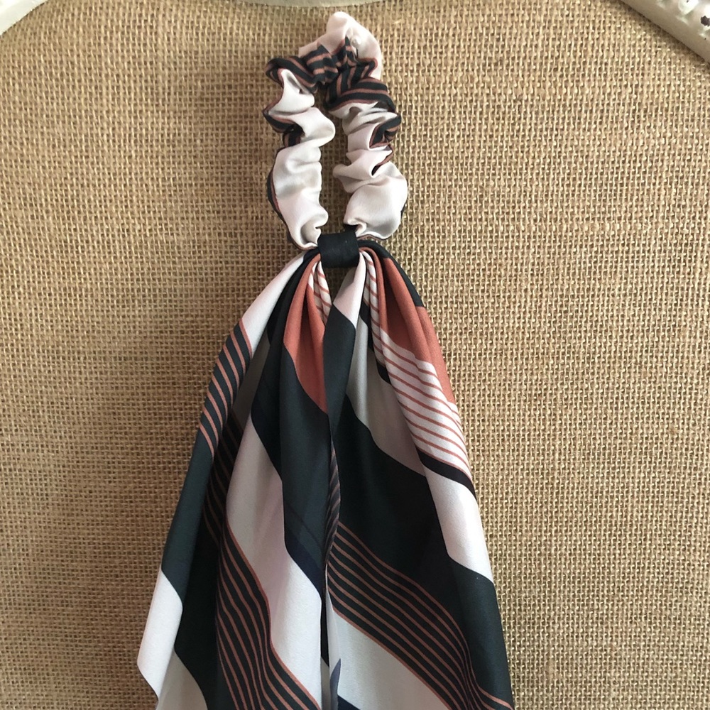 PACSUN HAIR TIE!